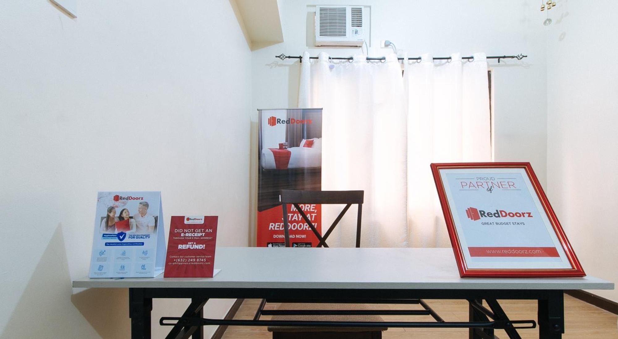 Reddoorz At Sta Cruz Naga City Exterior foto